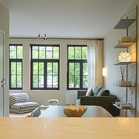 Shway - The Book Binder Apartment